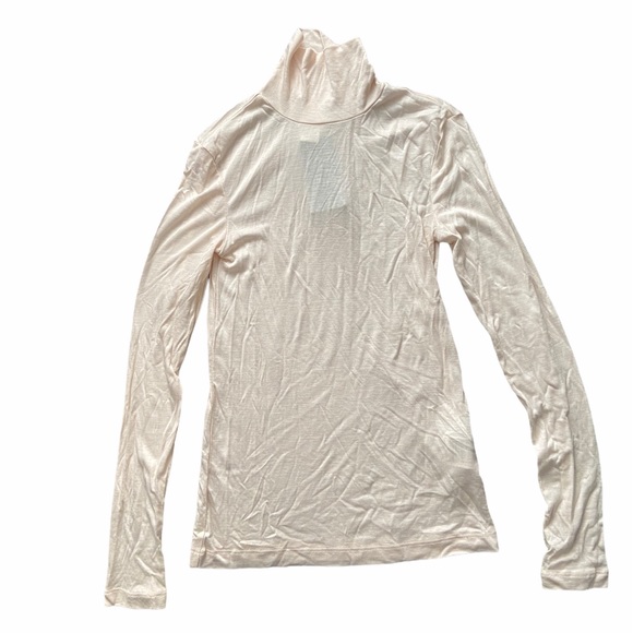 H&M Sweaters - 🔴NWT H&M Cream Tight Fitted Turtleneck Sweater